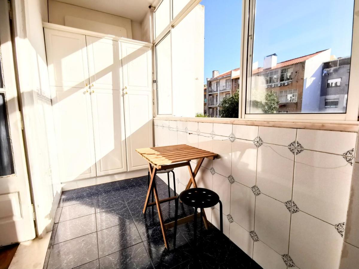 Tradicional Portuguese Apartment Lisbon Exterior photo